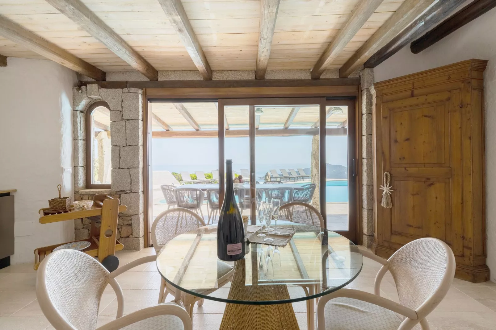 Villa Paradiso 3-Dining room