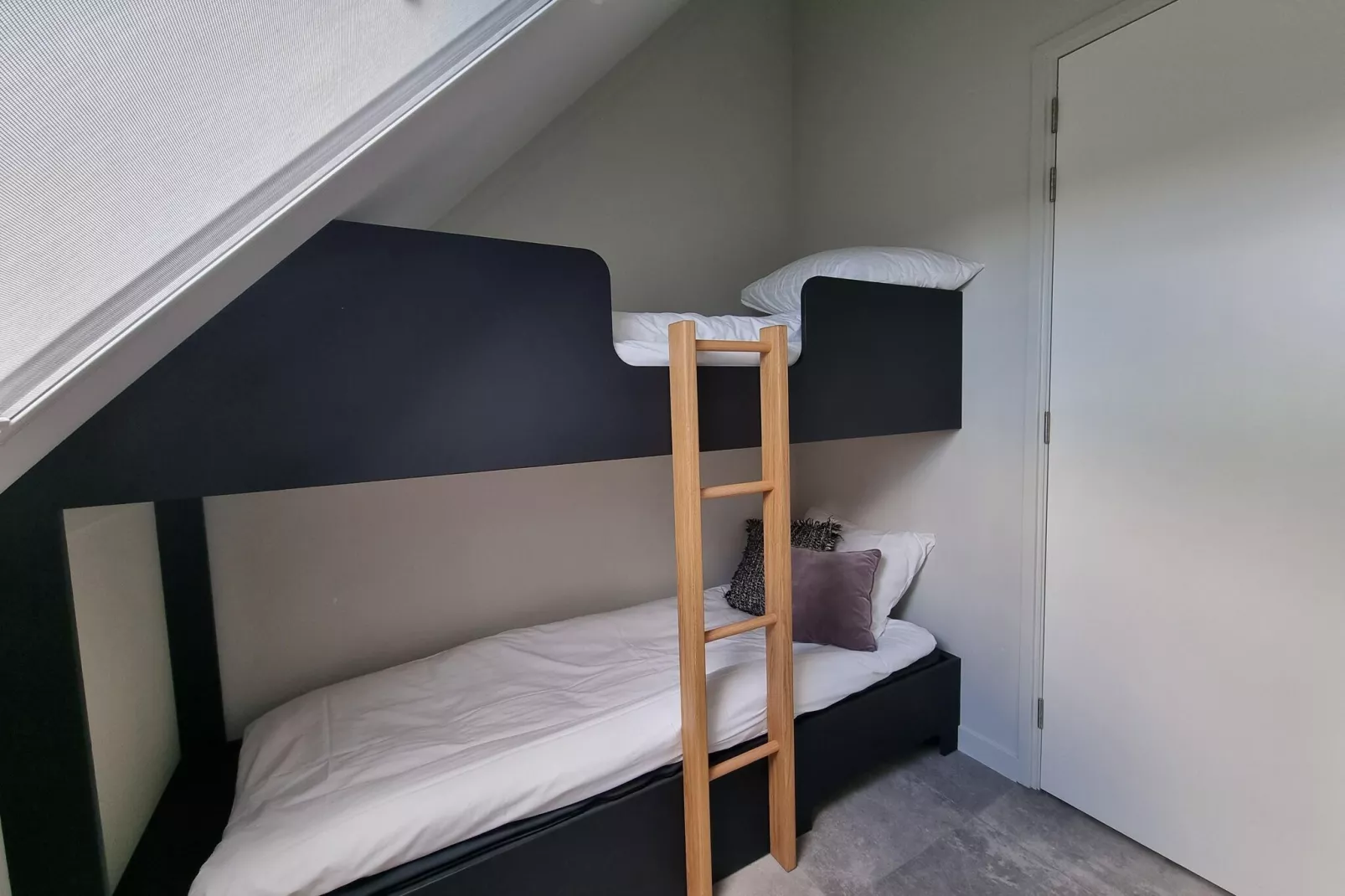 Watervilla Njoggen-Bedroom