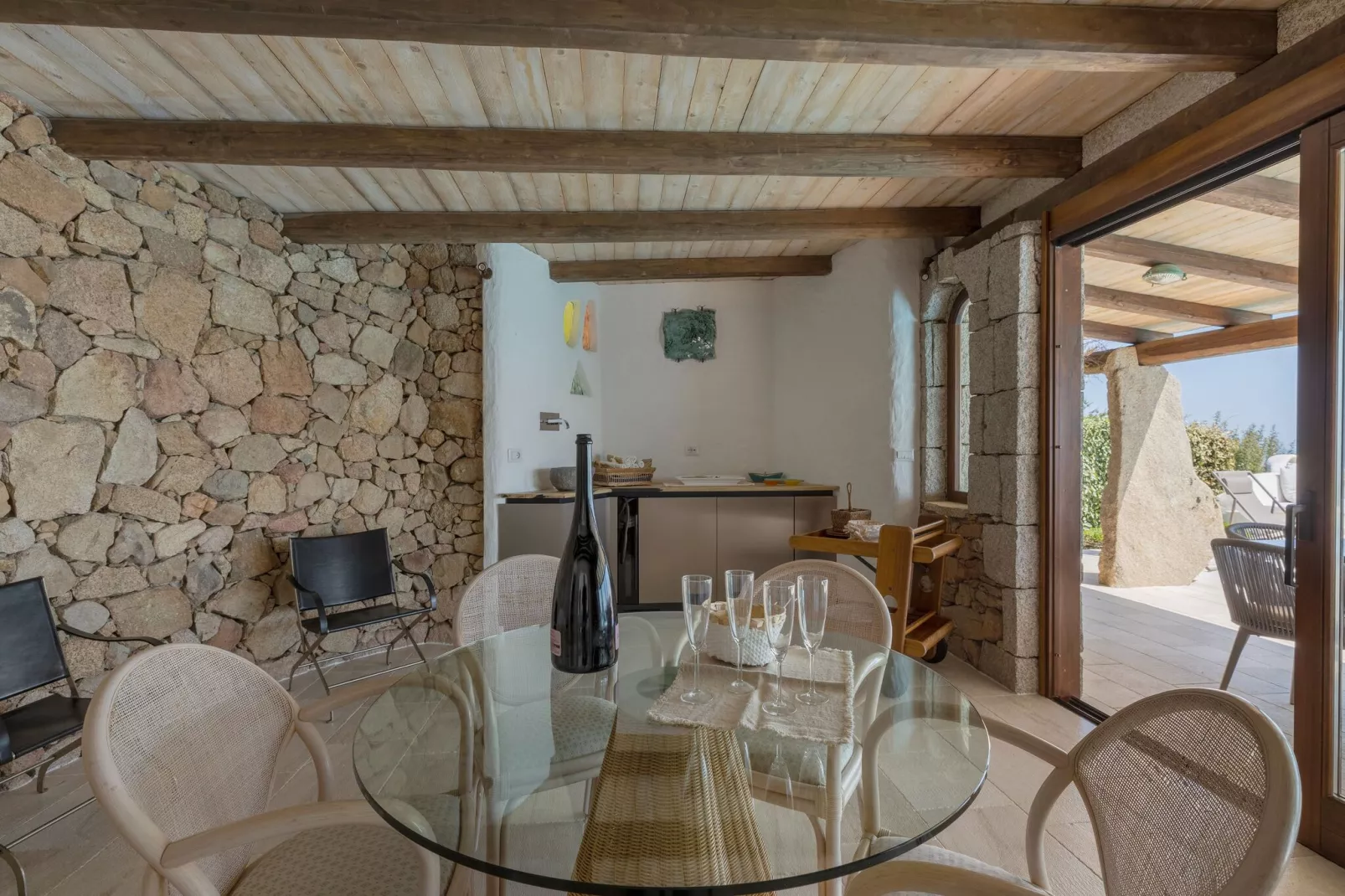 Villa Paradiso 3-Dining room
