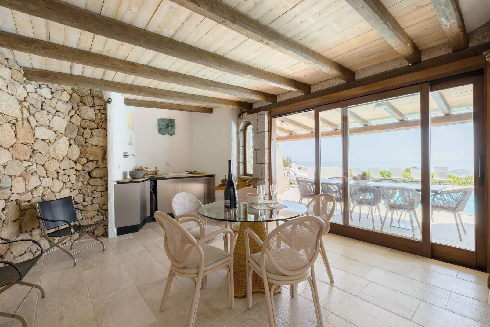 Villa Paradiso 3-Dining room