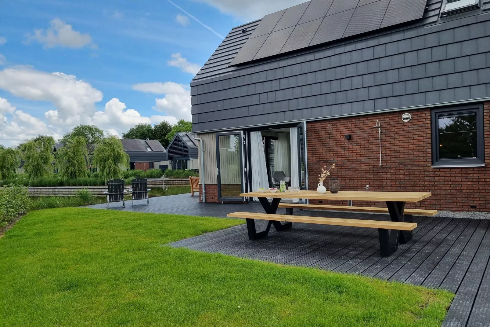 Watervilla Njoggen-Terrace balcony