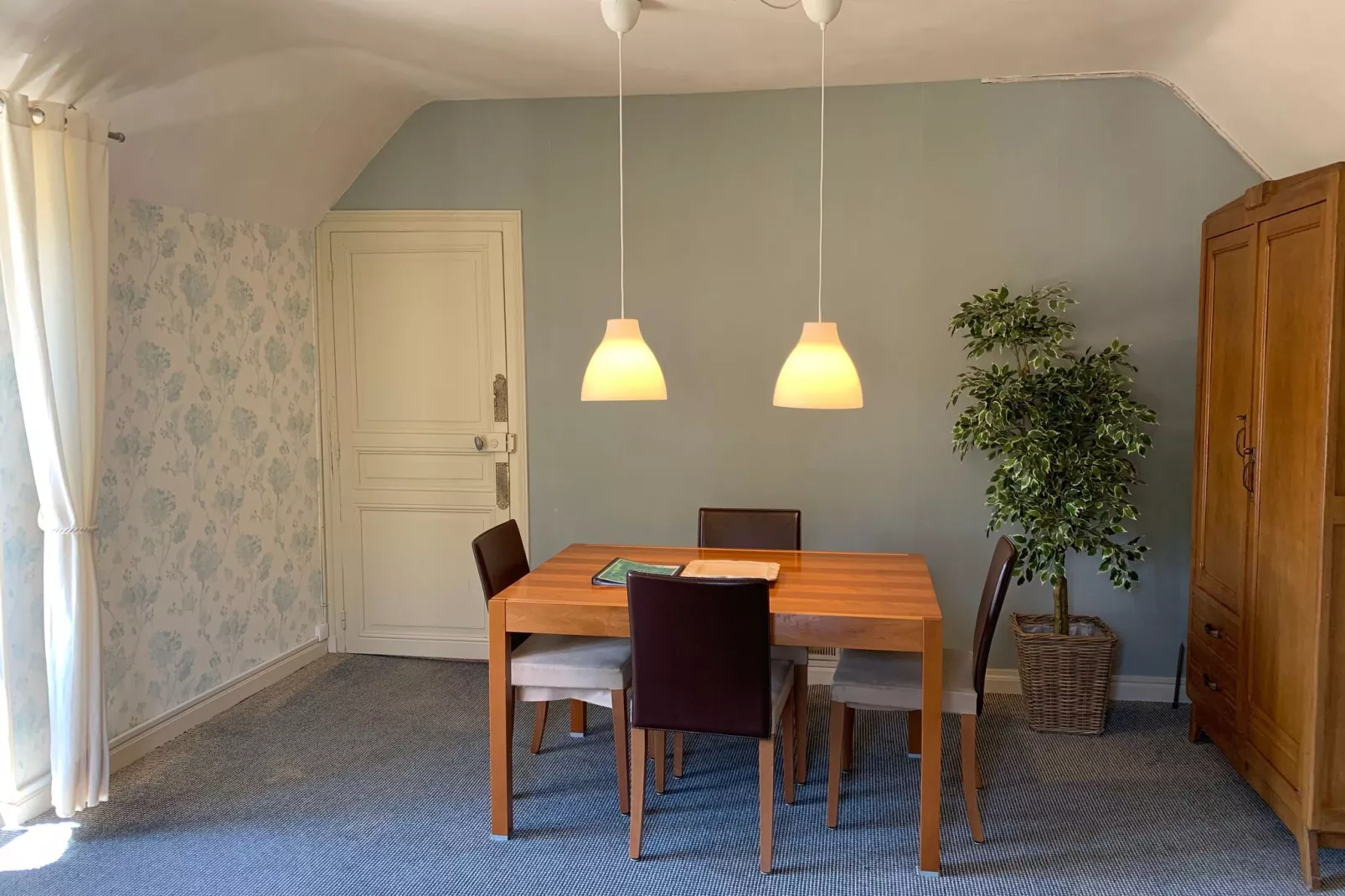 Gîte romantique-Esszimmer