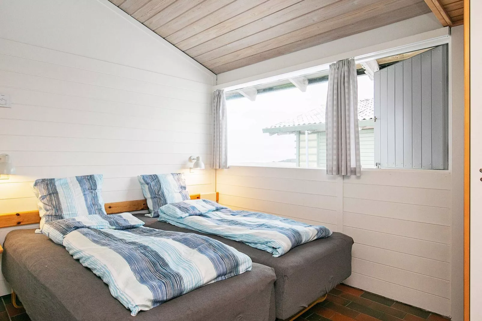 A-3½ room,renovated,close to beach-Indoor