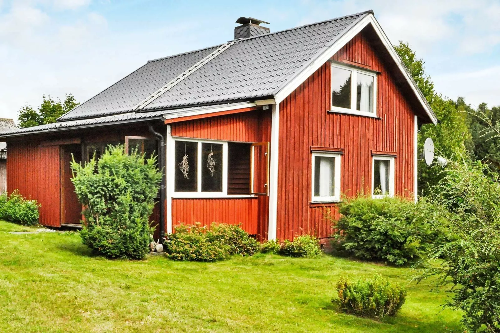 6 person holiday home in BENGTSFORS-By Traum