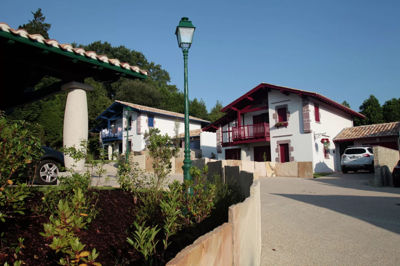 Domaine de Lana 1-Areas summer 1km