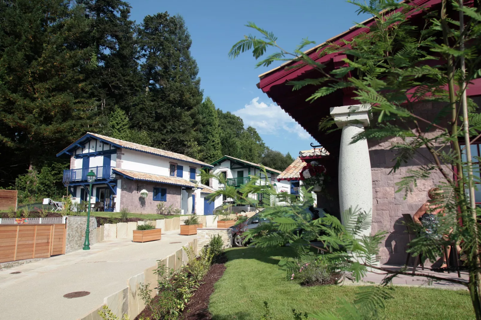 Domaine de Lana 1-Areas summer 1km