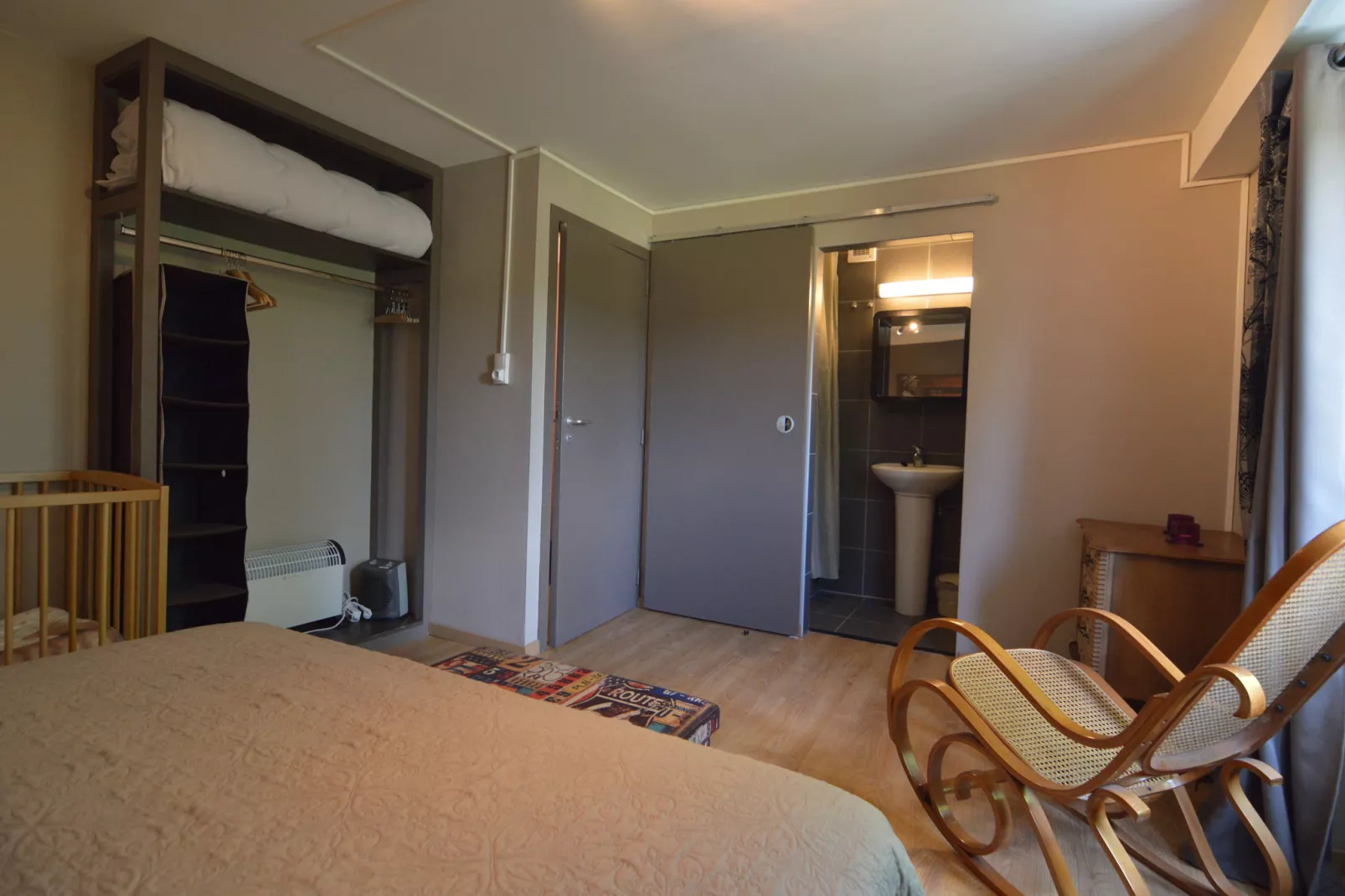 La Pole Position-Bedroom