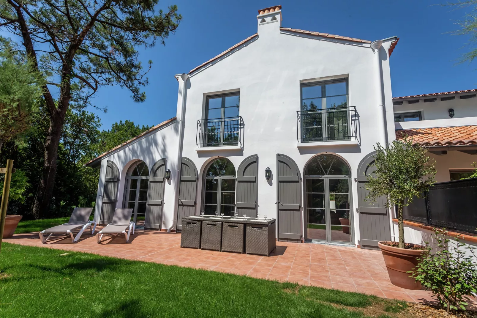 Résidence Les Villas Milady 2-Außenbereich Sommer