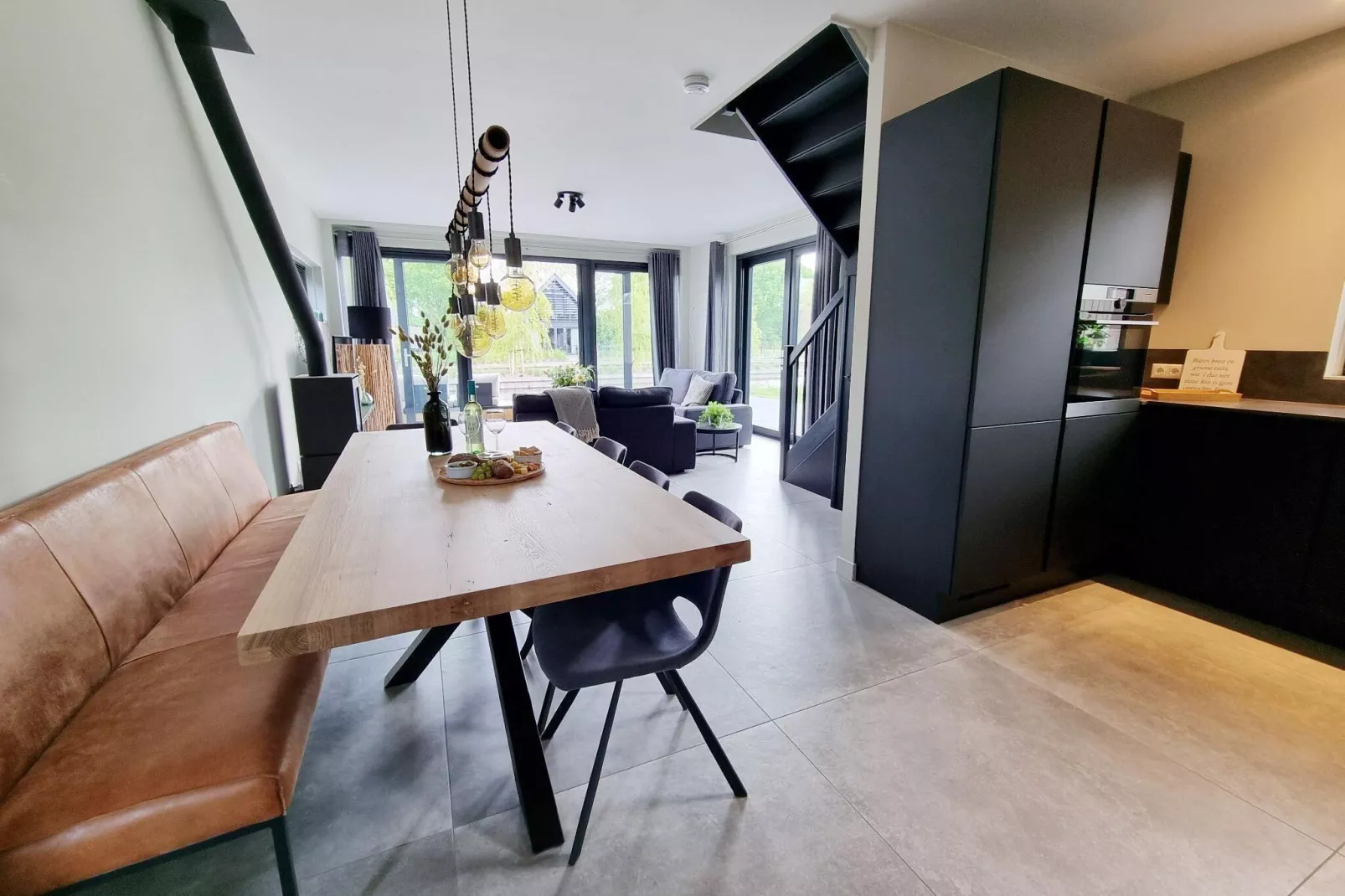 Watervilla Alve-Dining room