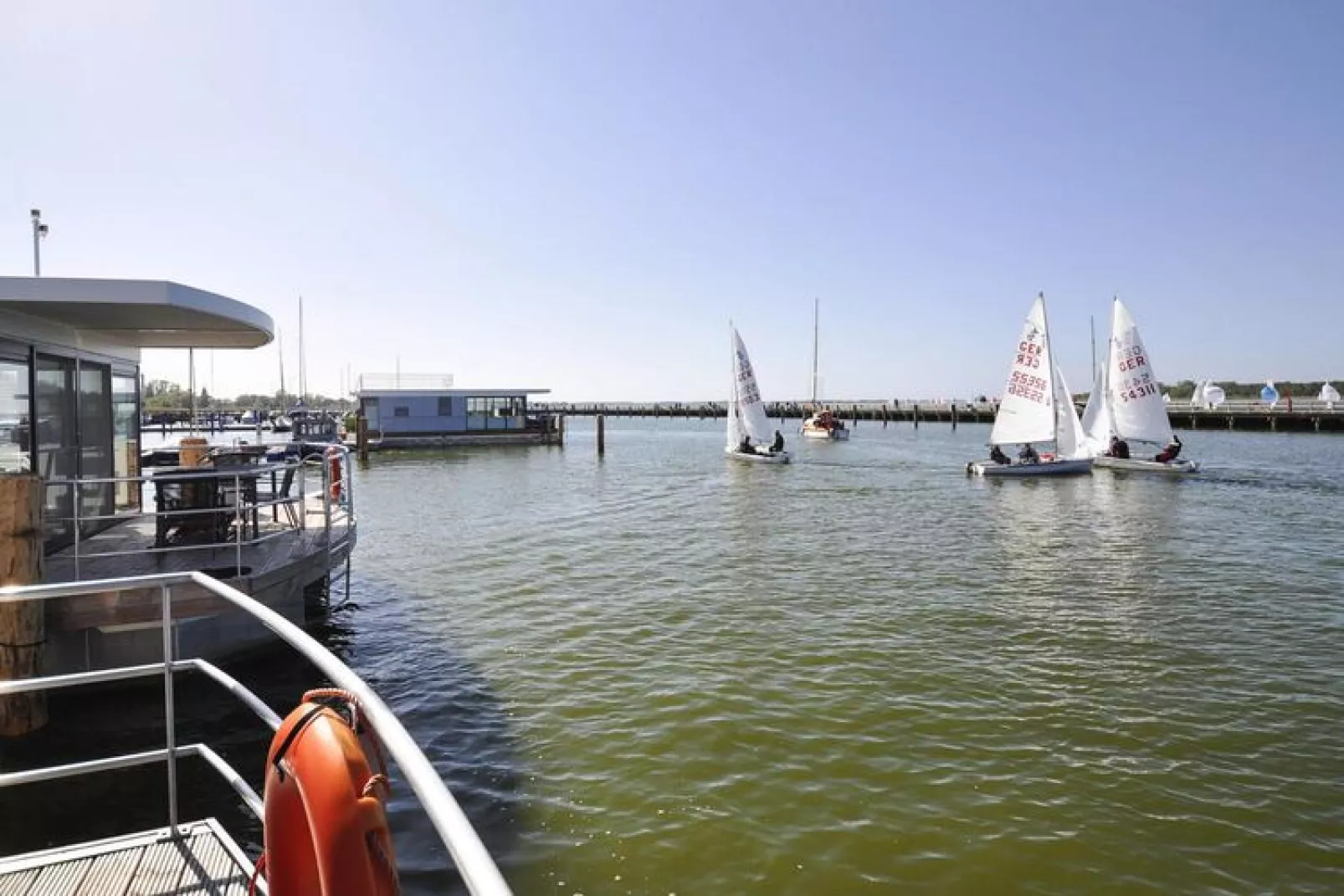 Houseboat Floating House "Leni", Ribnitz-Damgarten-Leni-View summer