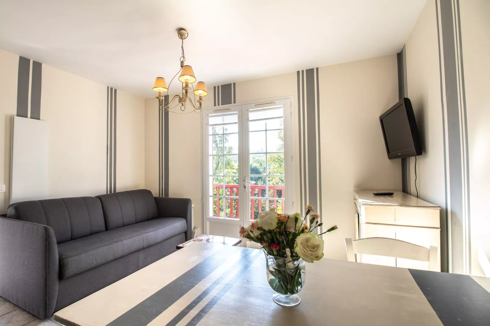 Les Collines Iduki 1-Living room