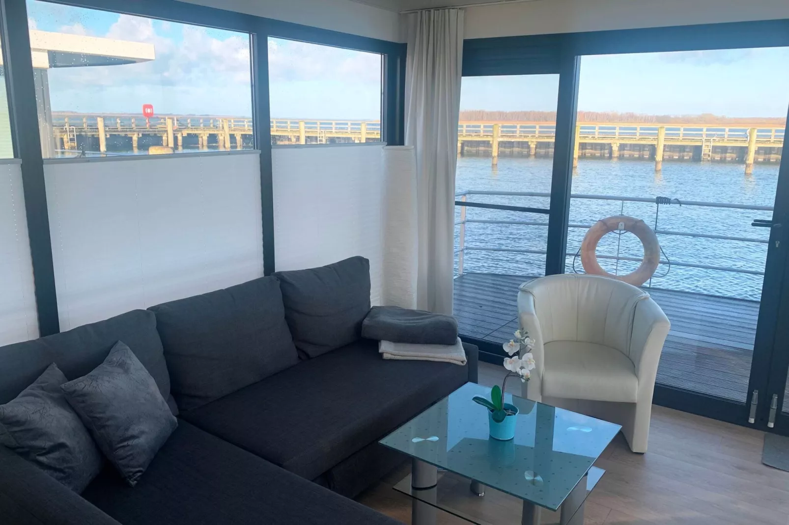 Houseboat Floating House Küstennebel 2 44 m²-Living room
