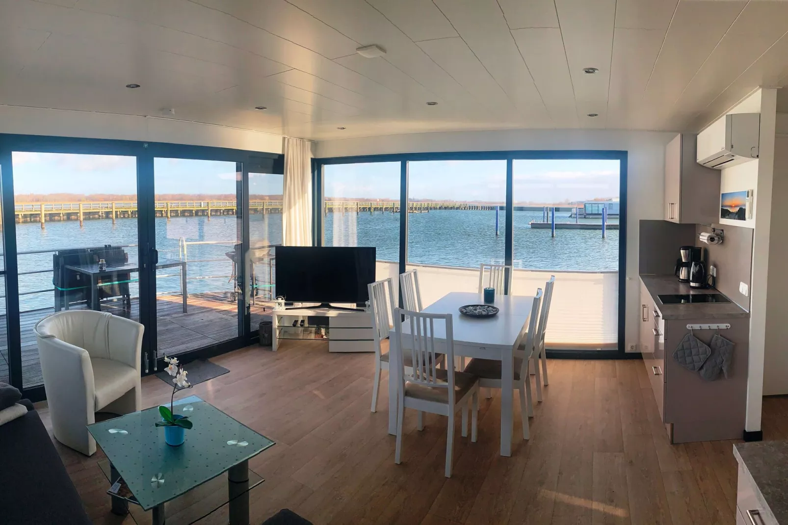 Houseboat Floating House Küstennebel 2 44 m²-Dining room