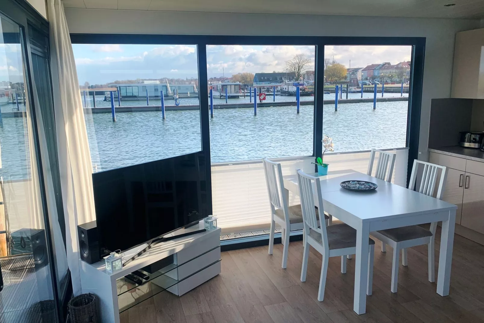 Houseboat Floating House Küstennebel 2 44 m²-Dining room