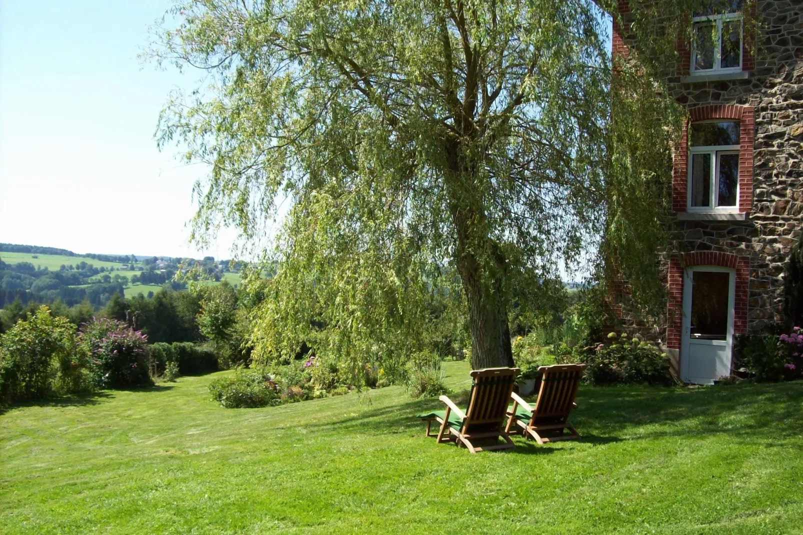 Ferme Bellevue-Jardins en été