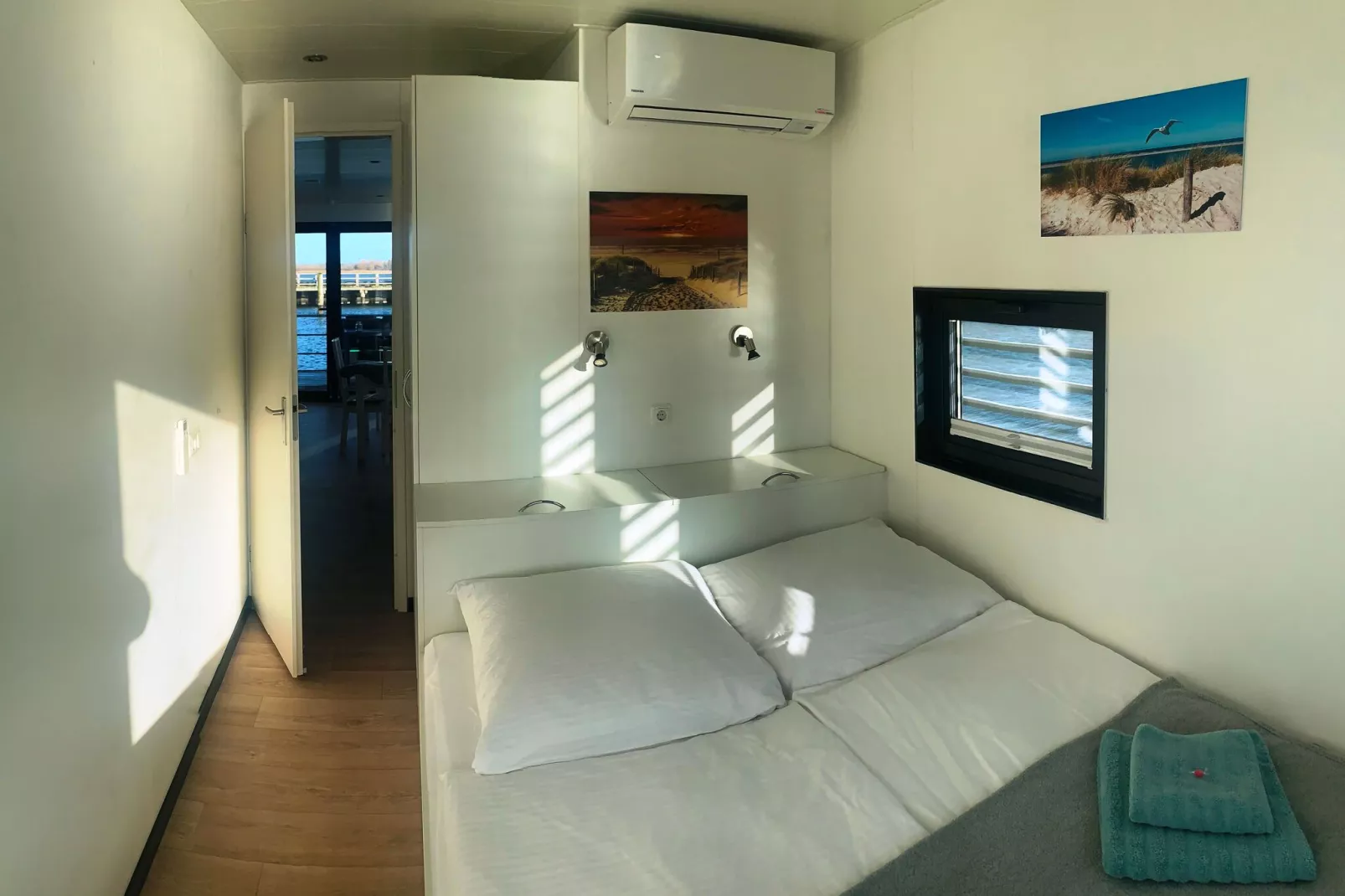 Houseboat Floating House Küstennebel 2 44 m²-Bedroom