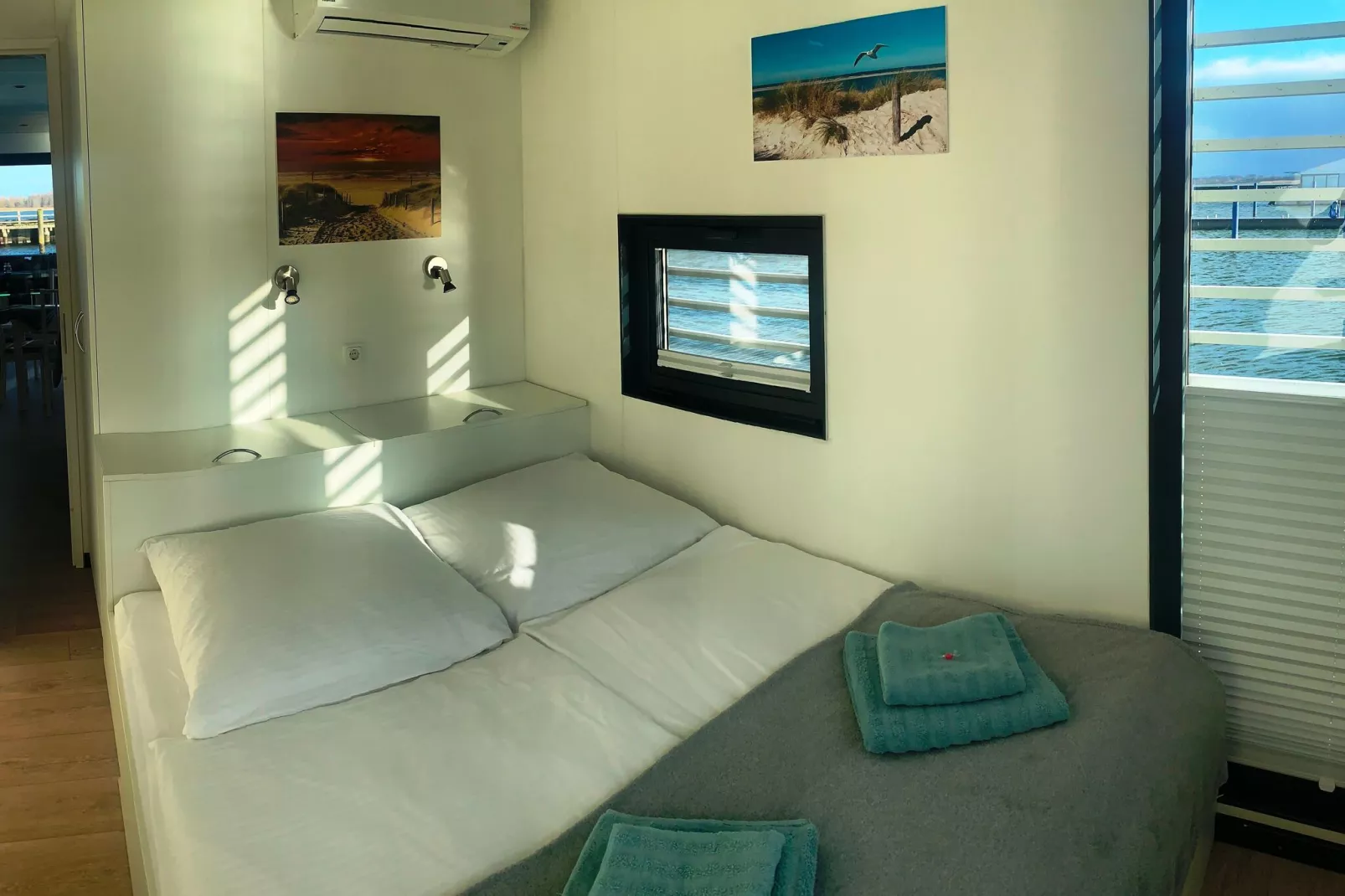 Houseboat Floating House Küstennebel 2 44 m²-Bedroom