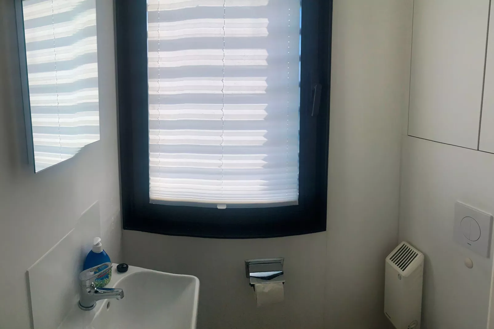 Houseboat Floating House Küstennebel 2 44 m²-Bathroom