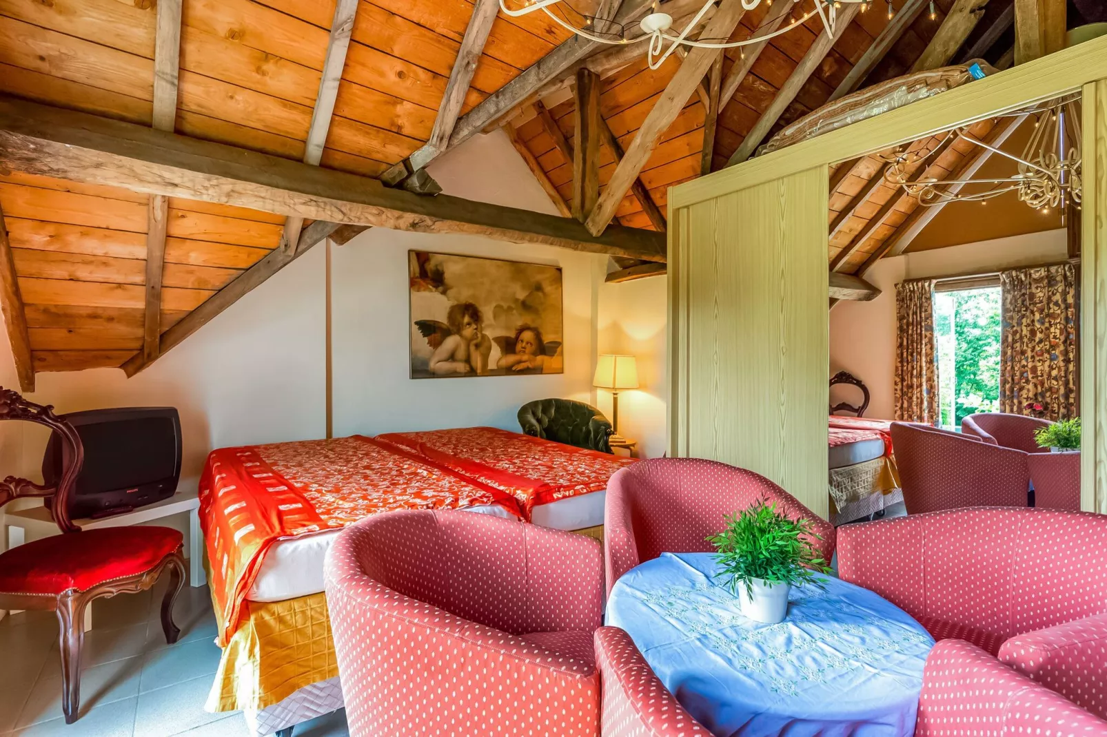 In de oude Bedstee-Bedroom