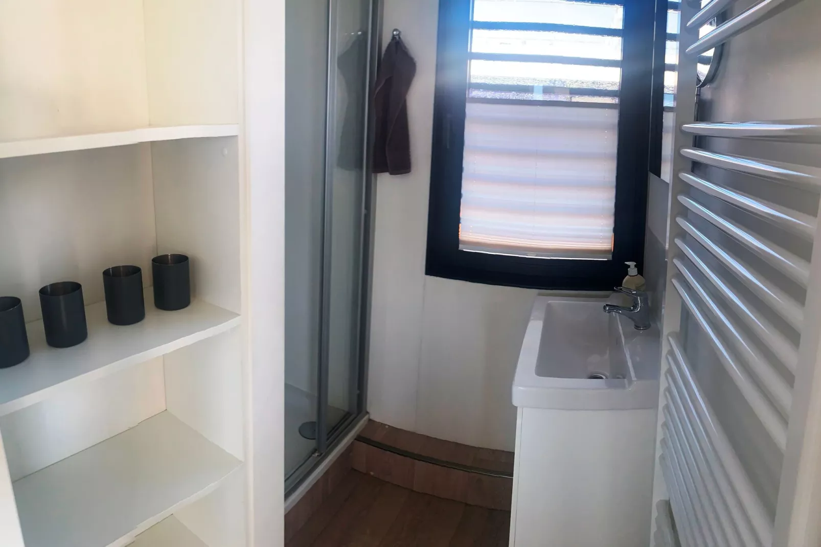 Houseboat Floating House Küstennebel 2 44 m²-Bathroom