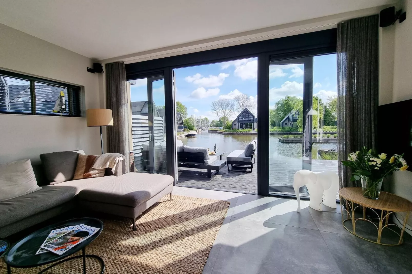 Watervilla Fiiftjin-Salon