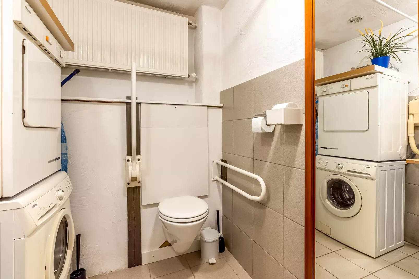 In de oude Bedstee-Bathroom