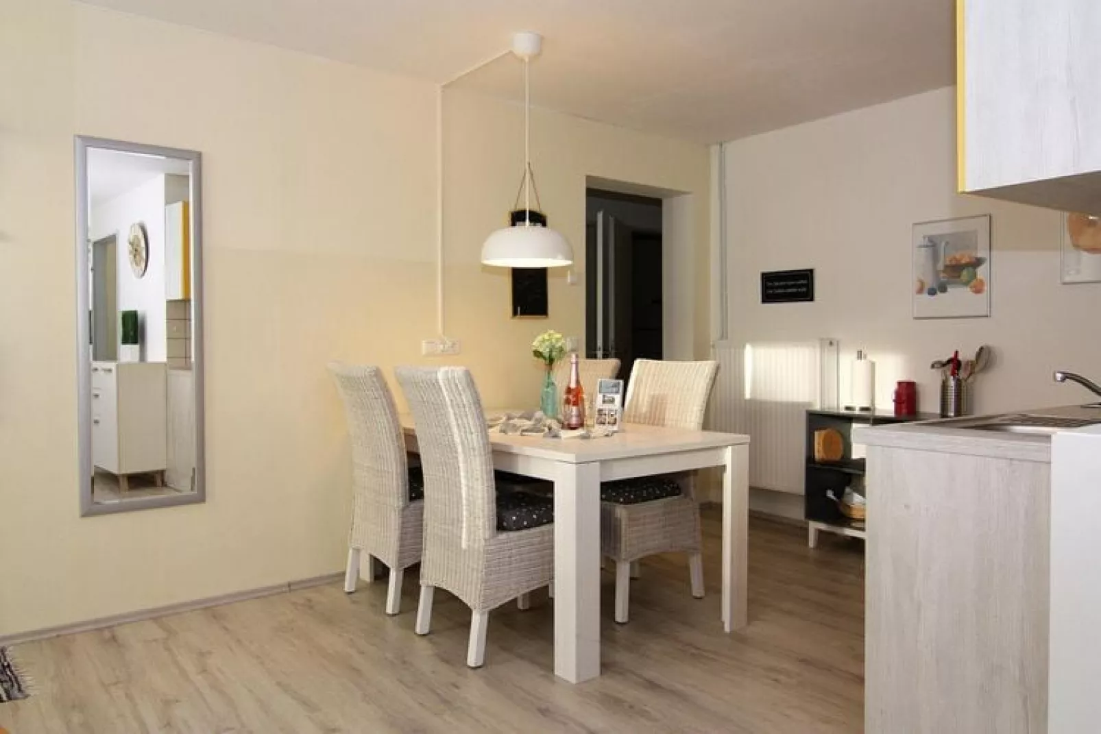 Ferienwohnung Großer Seestern Wiek-Wohnung 4-Salle à manger
