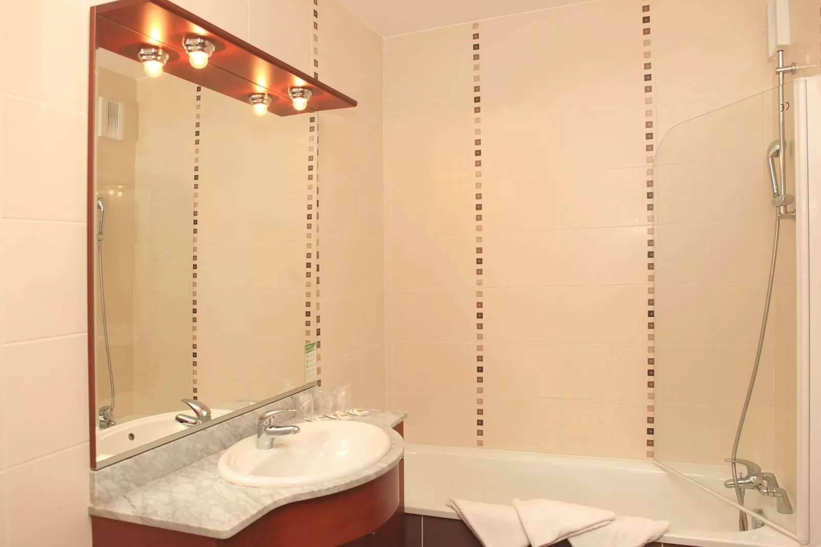 Résidence Domaine Iratzia 2-Bathroom
