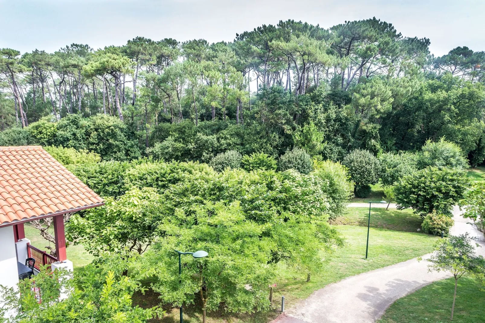 Résidence Domaine Iratzia 2-Gardens summer