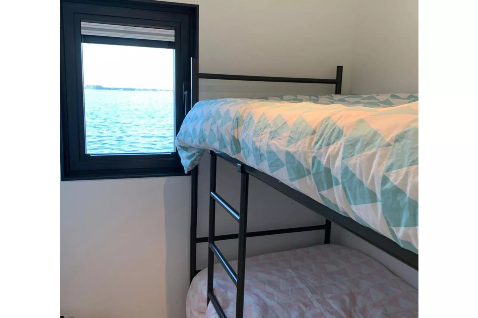 Houseboat Earrebarre - Paviljoenwei 1 - Offingawier-Bedroom