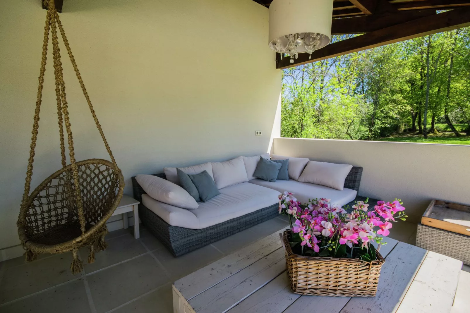 Entre le Gers et les Pyrénées XII-Terrace balcony