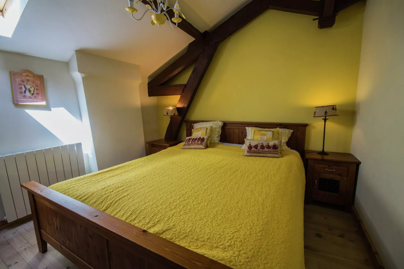 Entre le Gers et les Pyrénées XII-Bedroom