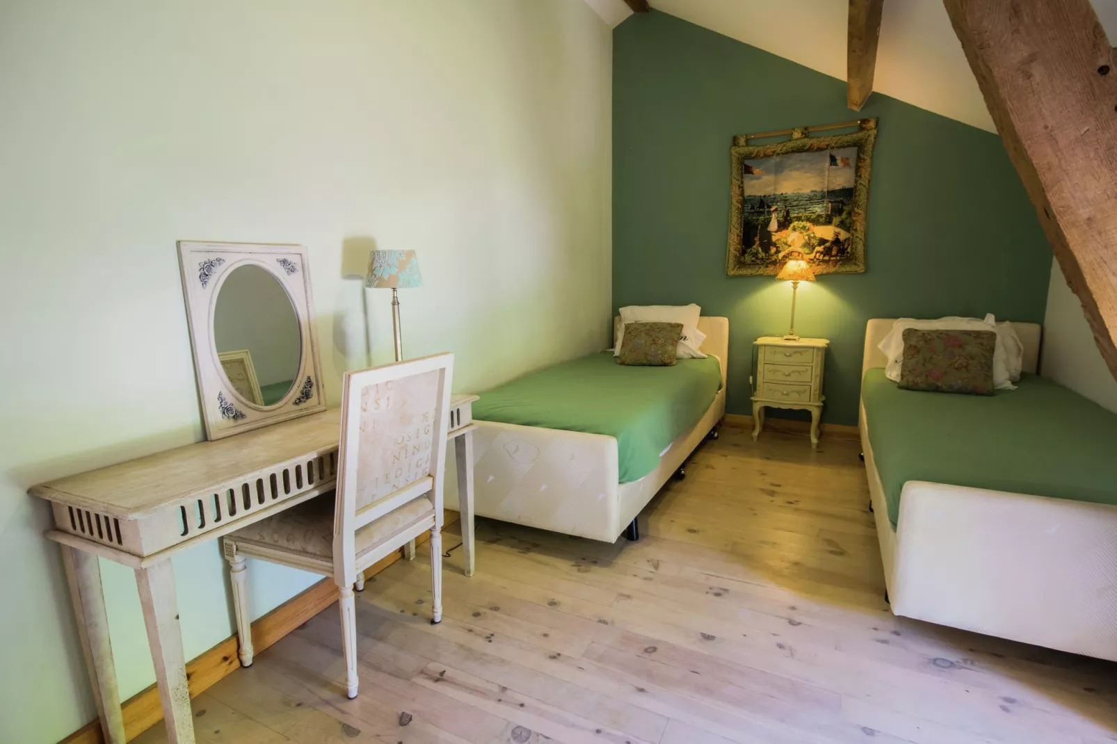 Entre le Gers et les Pyrénées XII-Bedroom