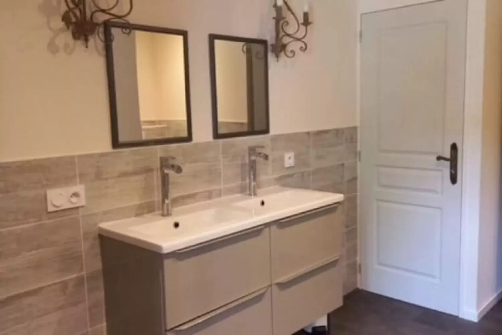 Entre le Gers et les Pyrénées XII-Bathroom