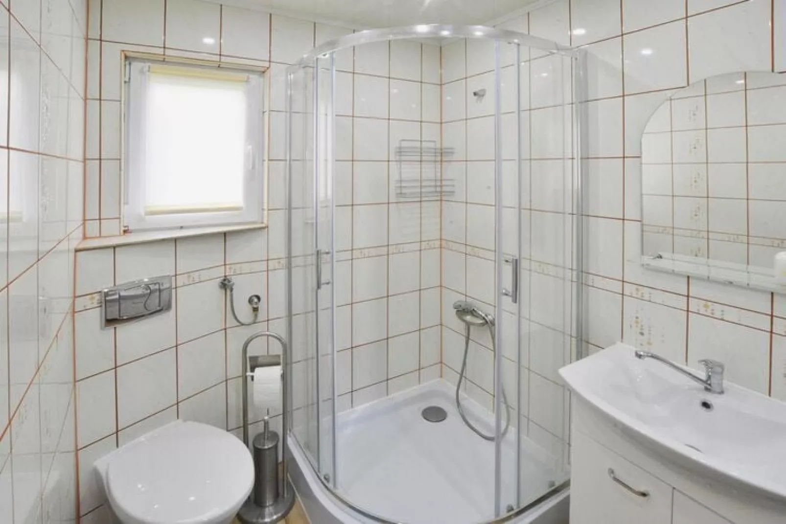 Domek letniskowy ROMEK Ostrowiec Slawienski-Bathroom