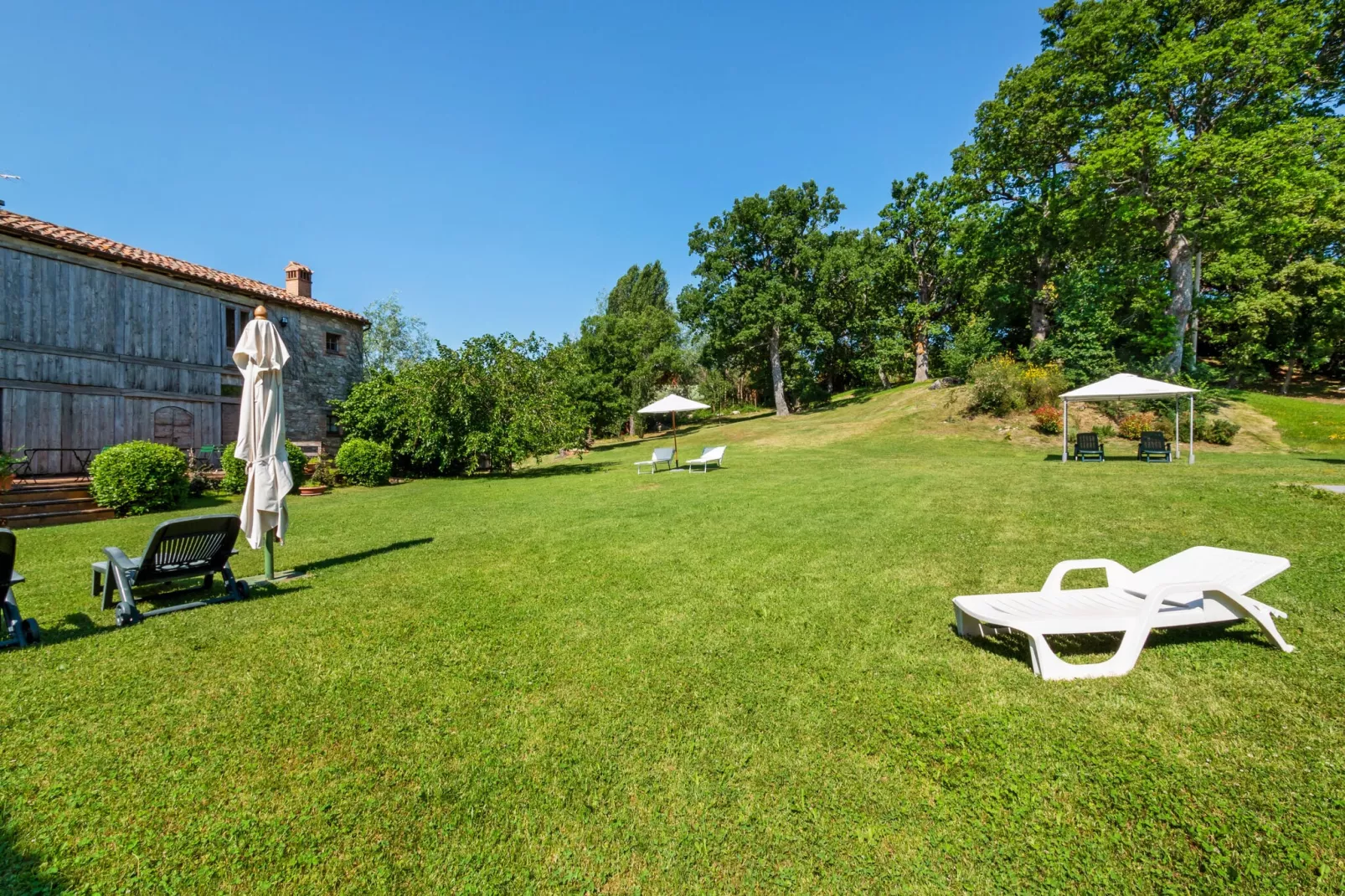 Locanda le Querce-Gärten Sommer