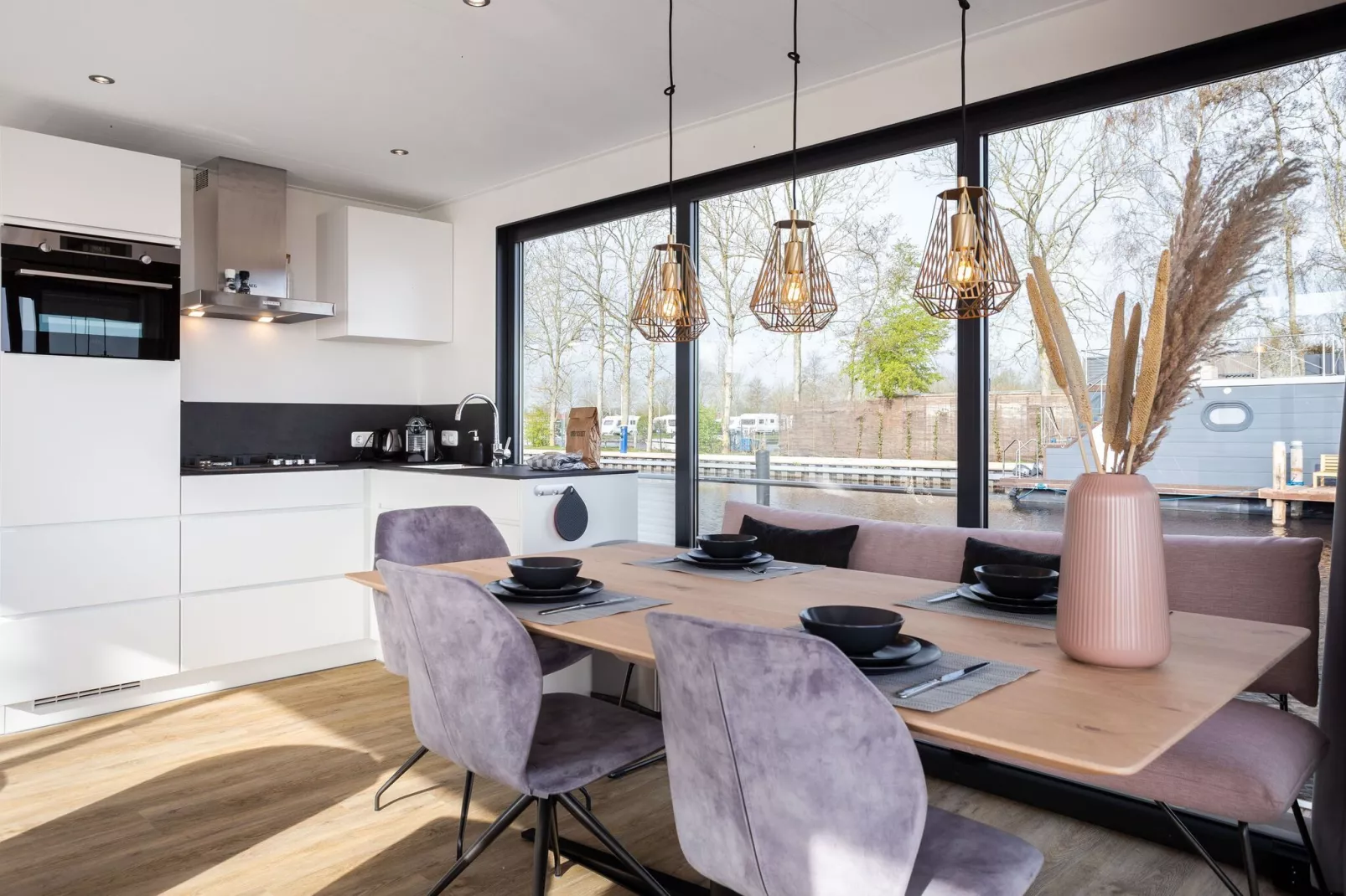 Houseboat 'de Valreep' met tuin - Paviljoenwei 2-Kitchen