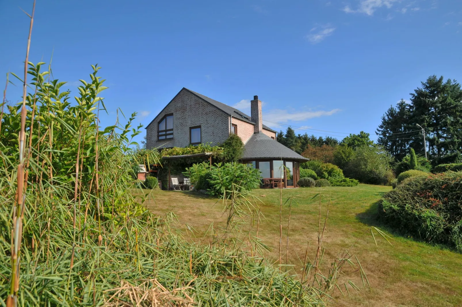 La Rotonde-Exterior summer