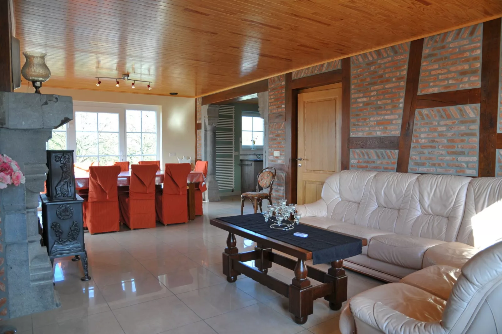 Le Bonheur-Living room
