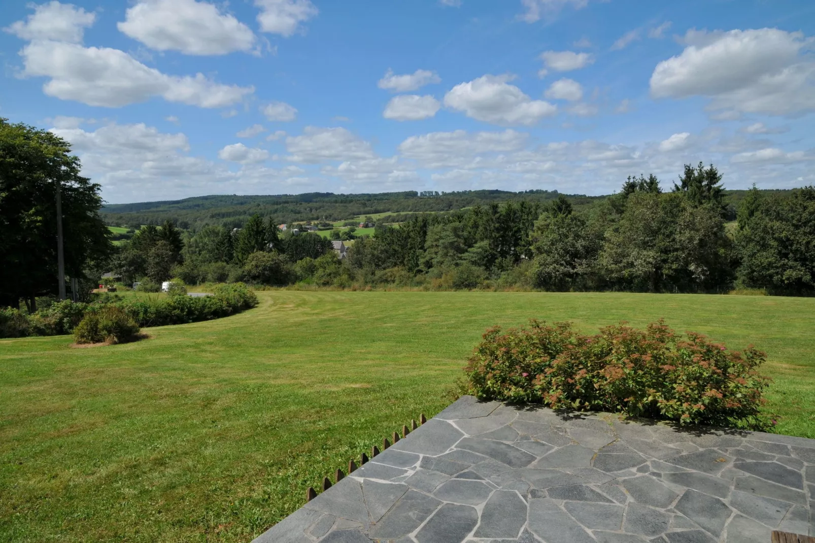 Le Bouton d'Or-Gardens summer