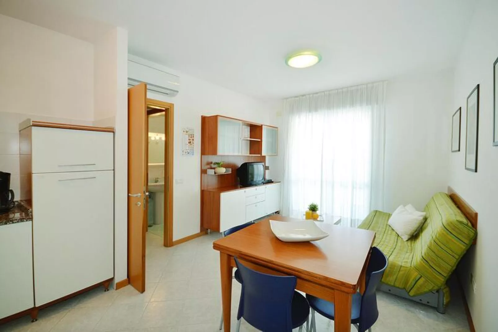 Apartments Torre del Sole, Bibione Spiaggia-C6-Living room