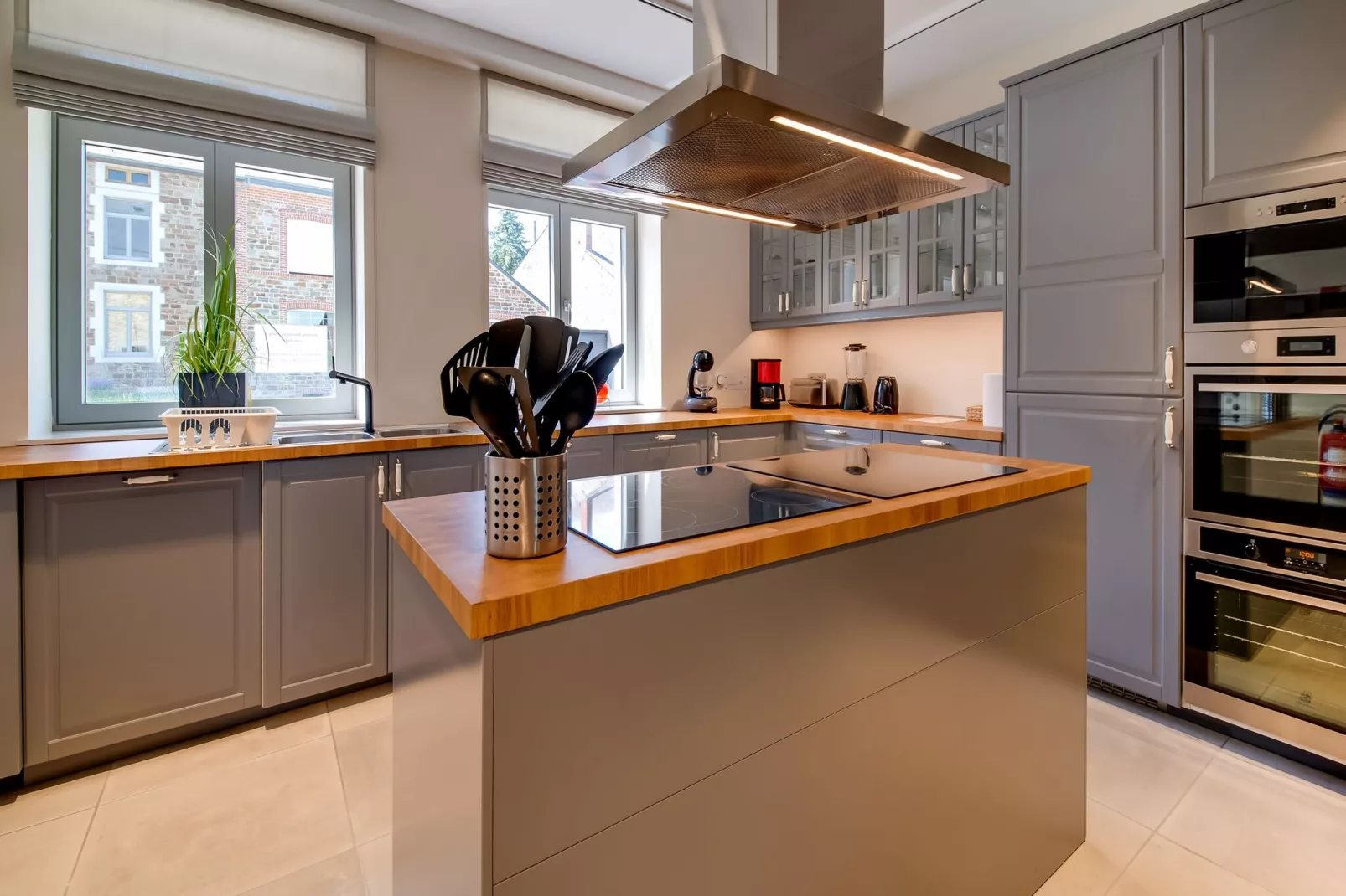 Romulus-Kitchen