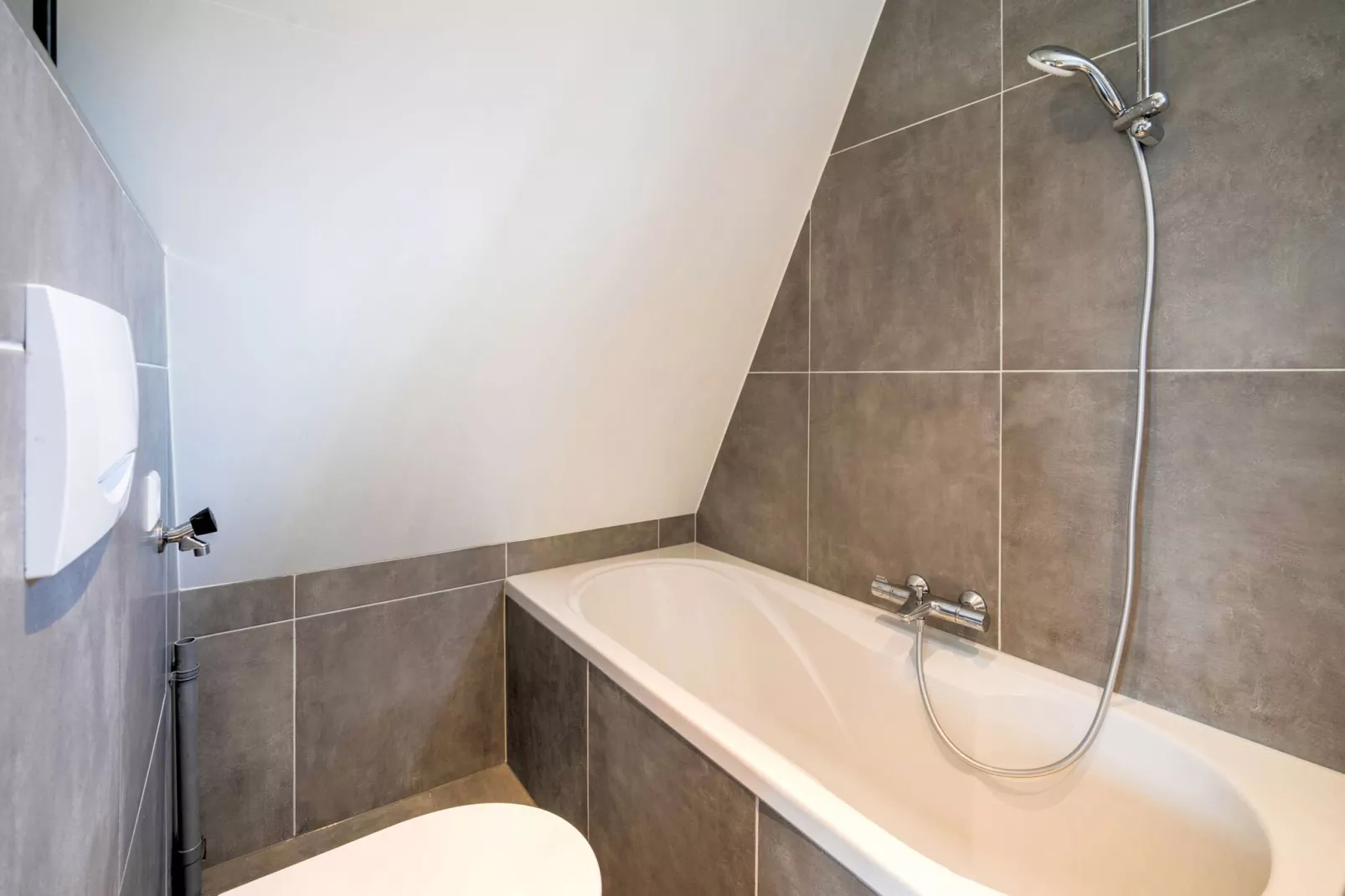Bungalow 64 en 65-Bathroom