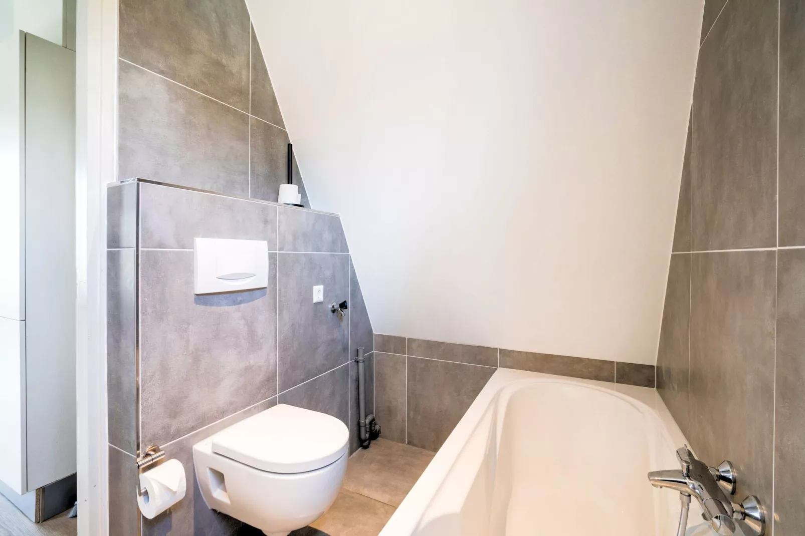 Bungalow 64 en 65-Bathroom