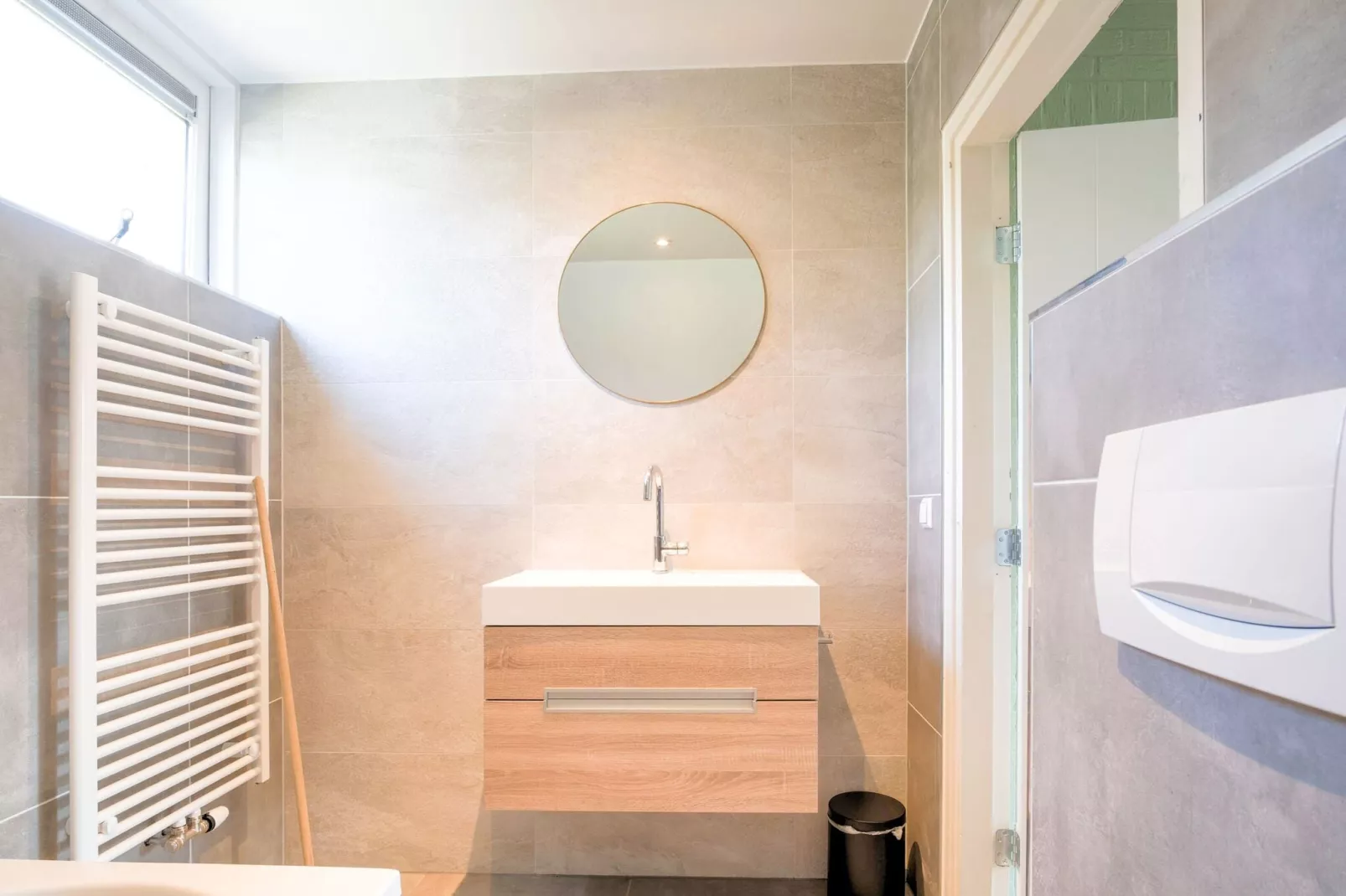 Bungalow 64 en 65-Bathroom