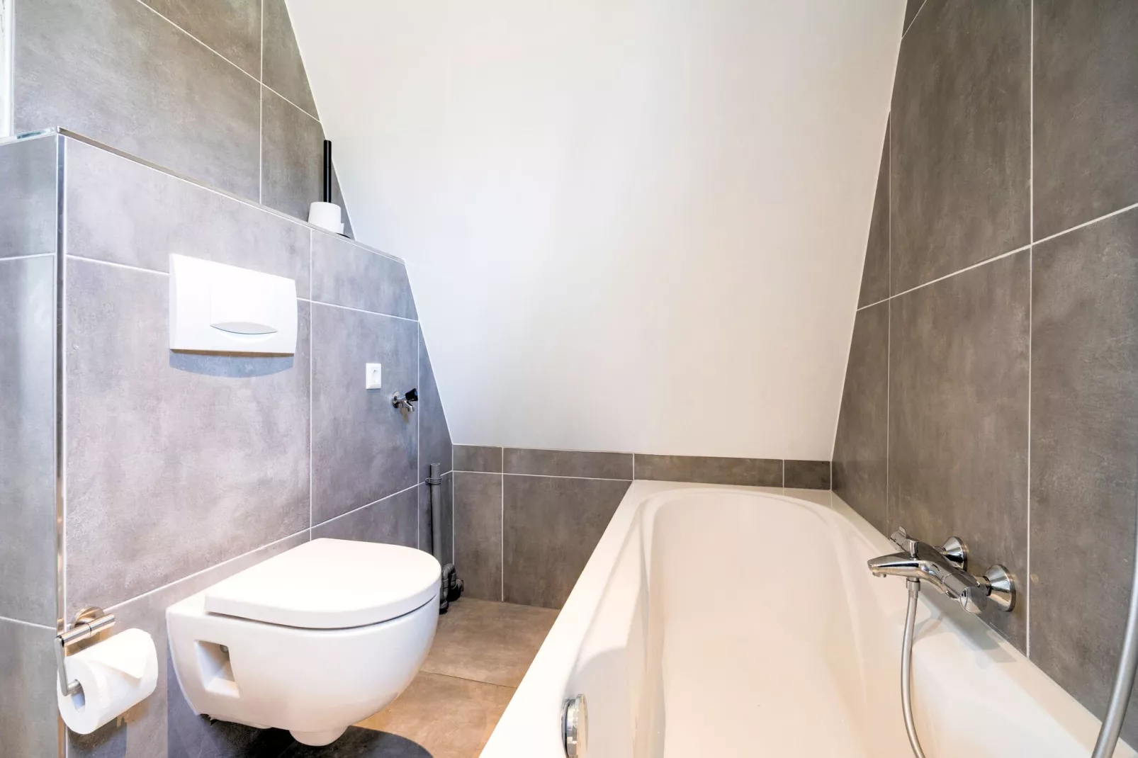 Bungalow 64 en 65-Bathroom