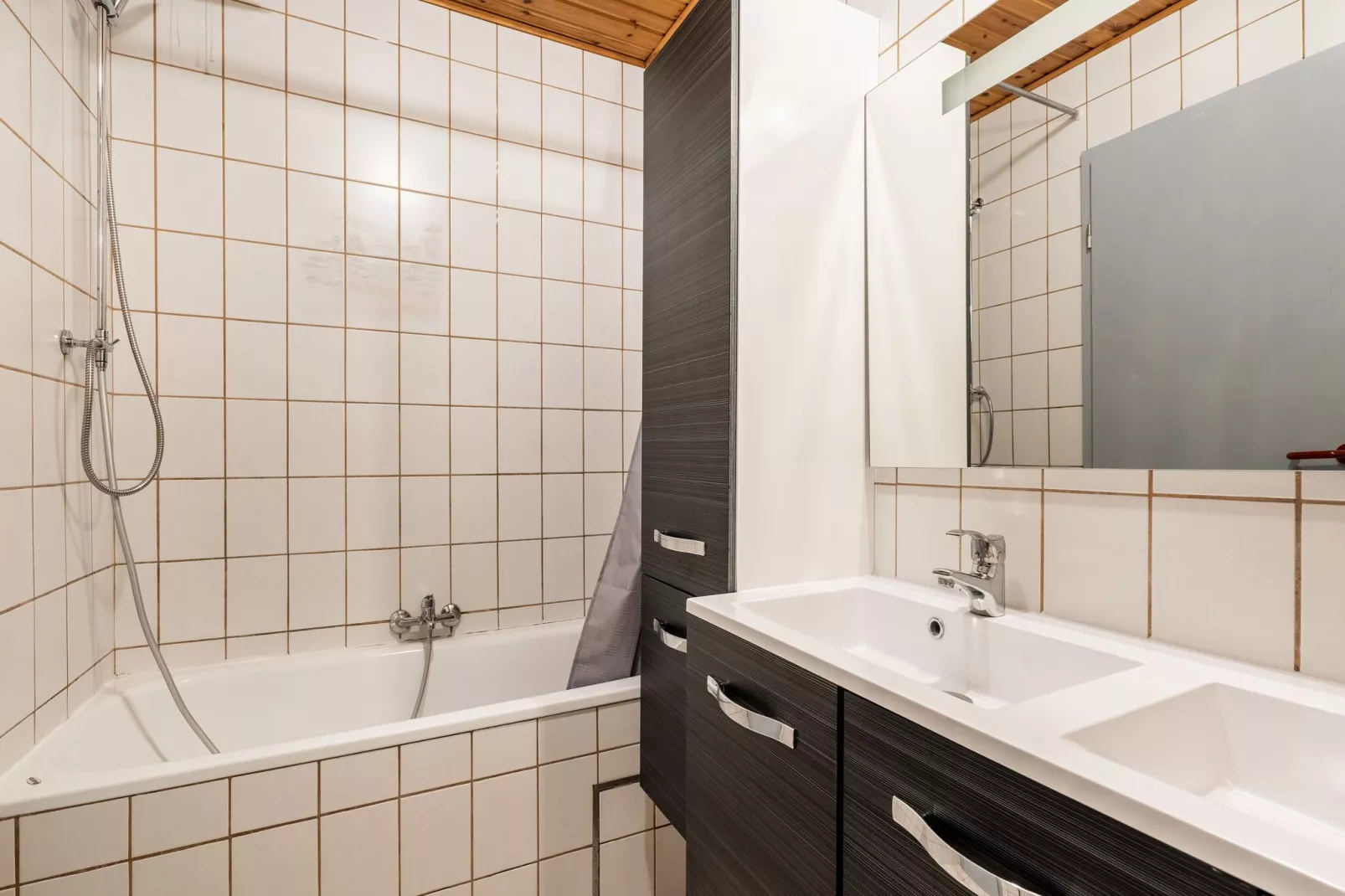 Le Skassi-Bathroom