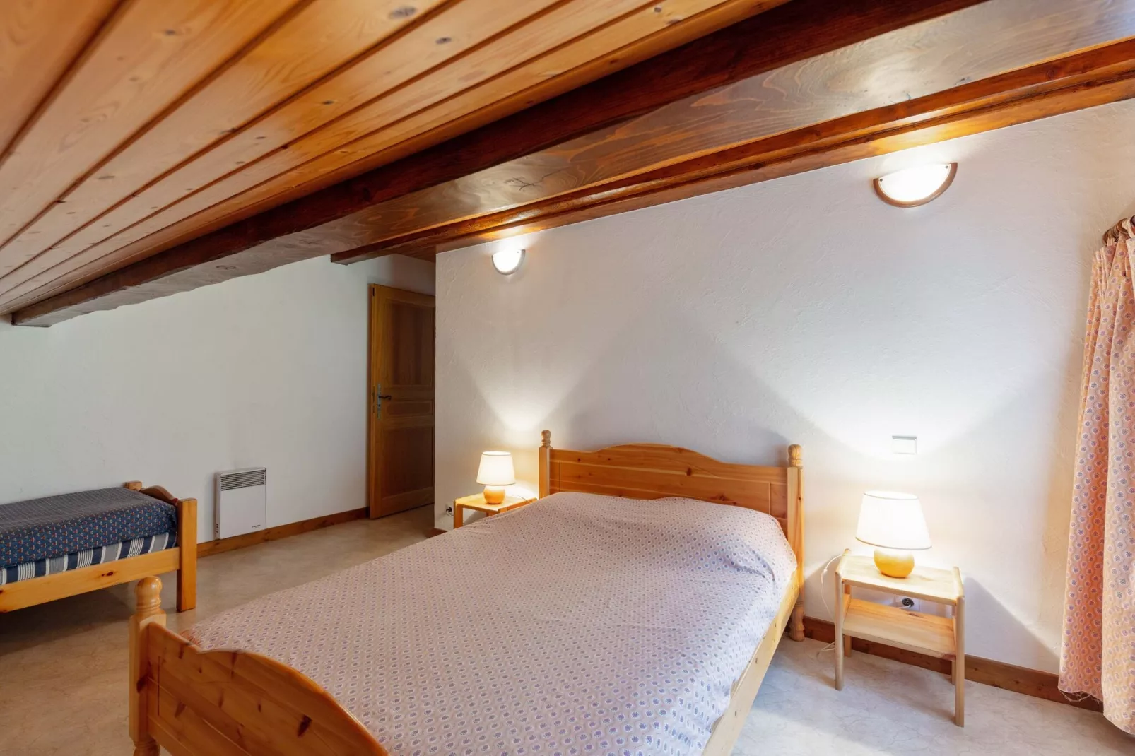 Chez Dominique-Bedroom