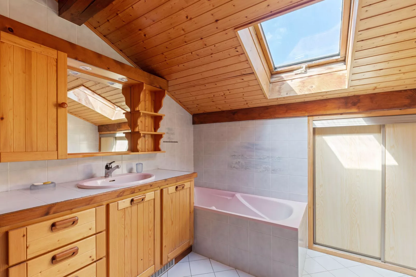 Chez Dominique-Bathroom