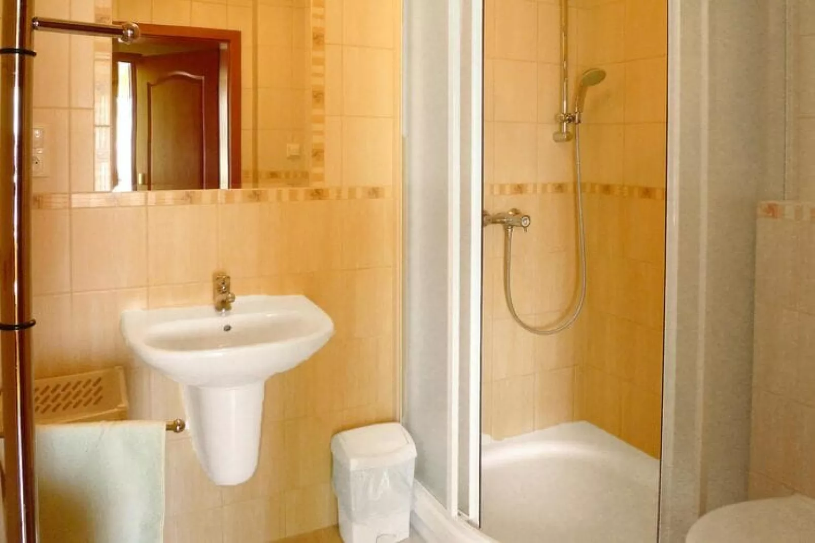 Semi-detached house Rowy-Bathroom